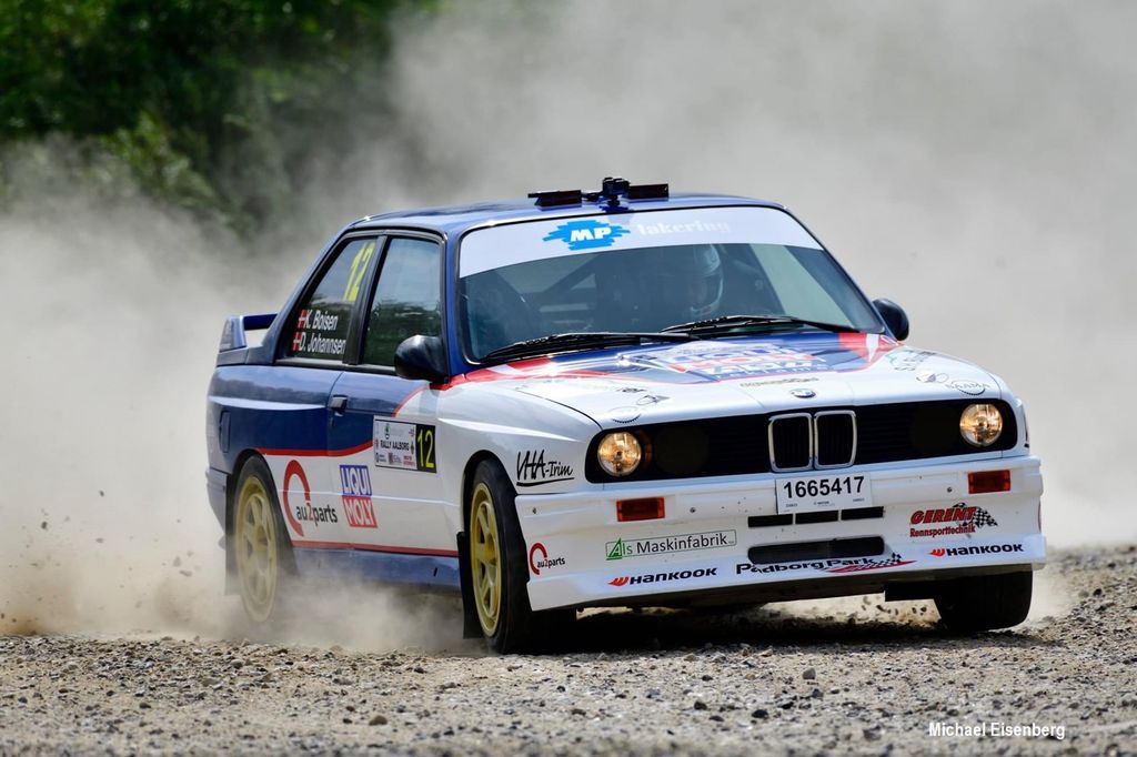 Kim Boisen og Dan Johannsen kæmper hårdt på grusvejene i Rally Ålborg
(Foto: Michael Eisenberg)